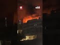 لبنان حريق في شقة سكنية جراء غارة إسرائيلية في شرحبيل قضاء صيدا