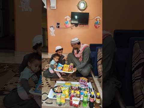 بيلم بواقي الاكل عشان ياكل هو وإخوته