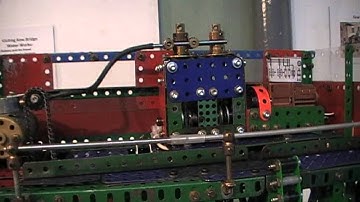 Meccano Crane by Peter Goddard