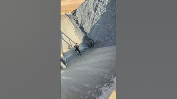 Video of ship unloading and decompression