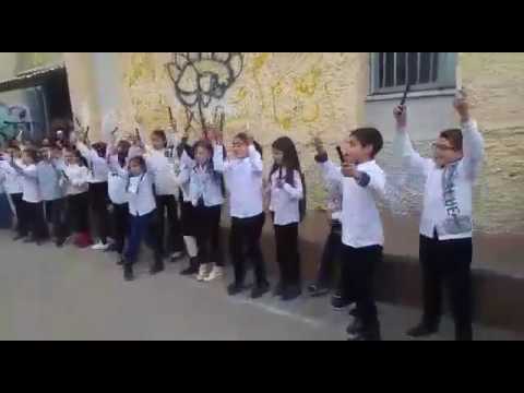 مدرسة الرينة أ تحتفل بعيد الام 2017 واحد