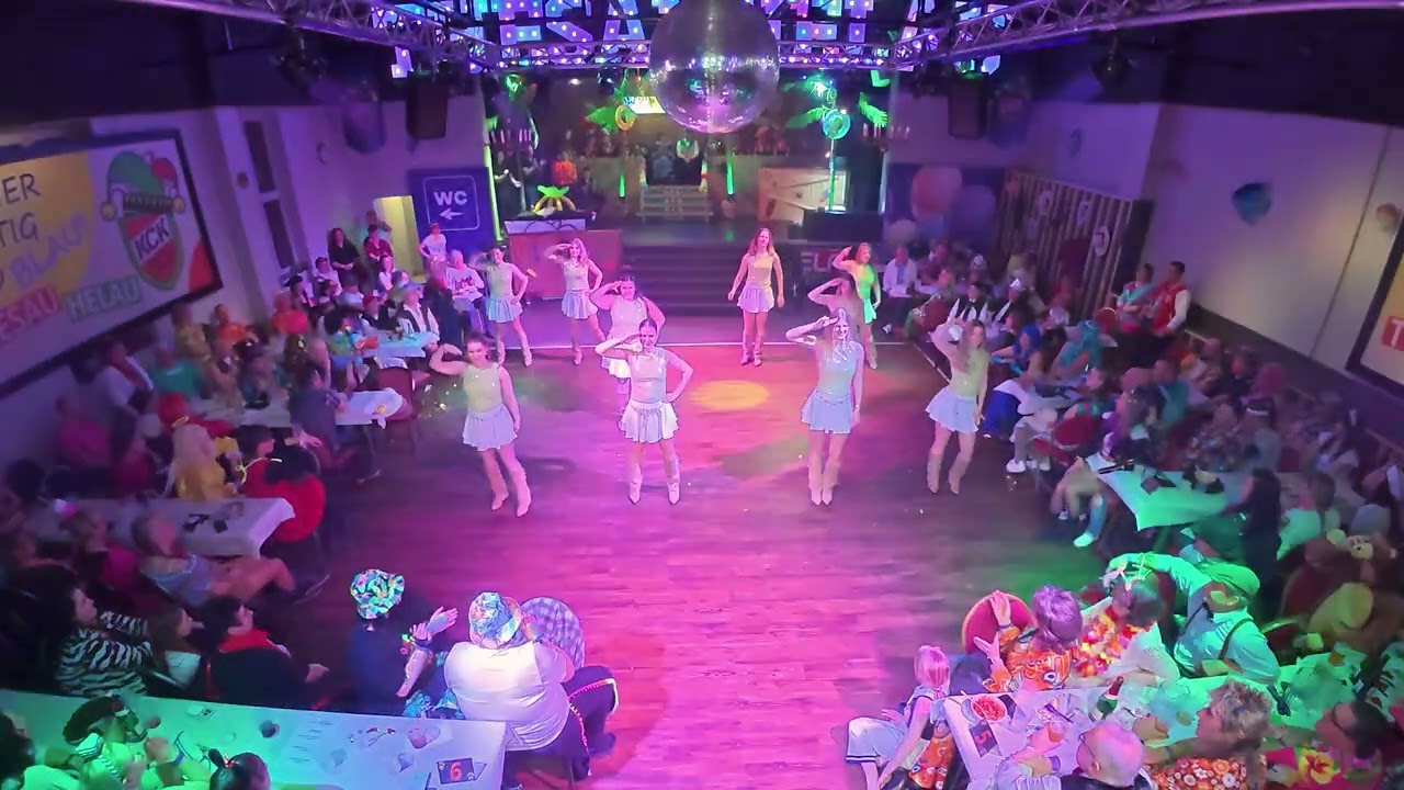 Dance Chicks - Latina Vibes