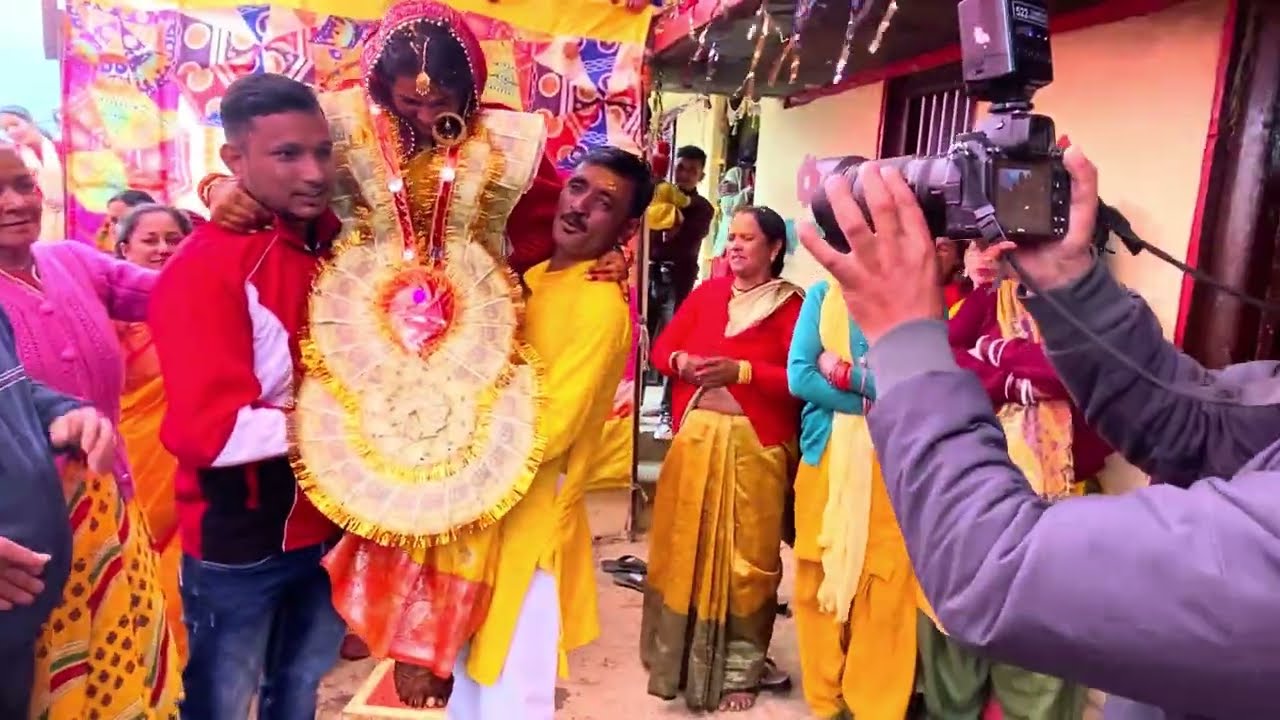 uttrakhand ke devi devta hue prakat || haldi arti smay bhagwan || #devbhoomi #devbhoomiuttarakhand