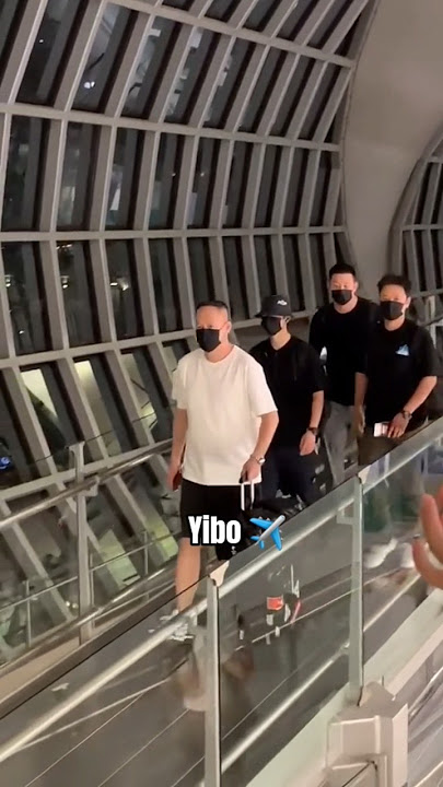 King of the mafia: Yibo ✈ 王一博机场穿搭#wangyibo