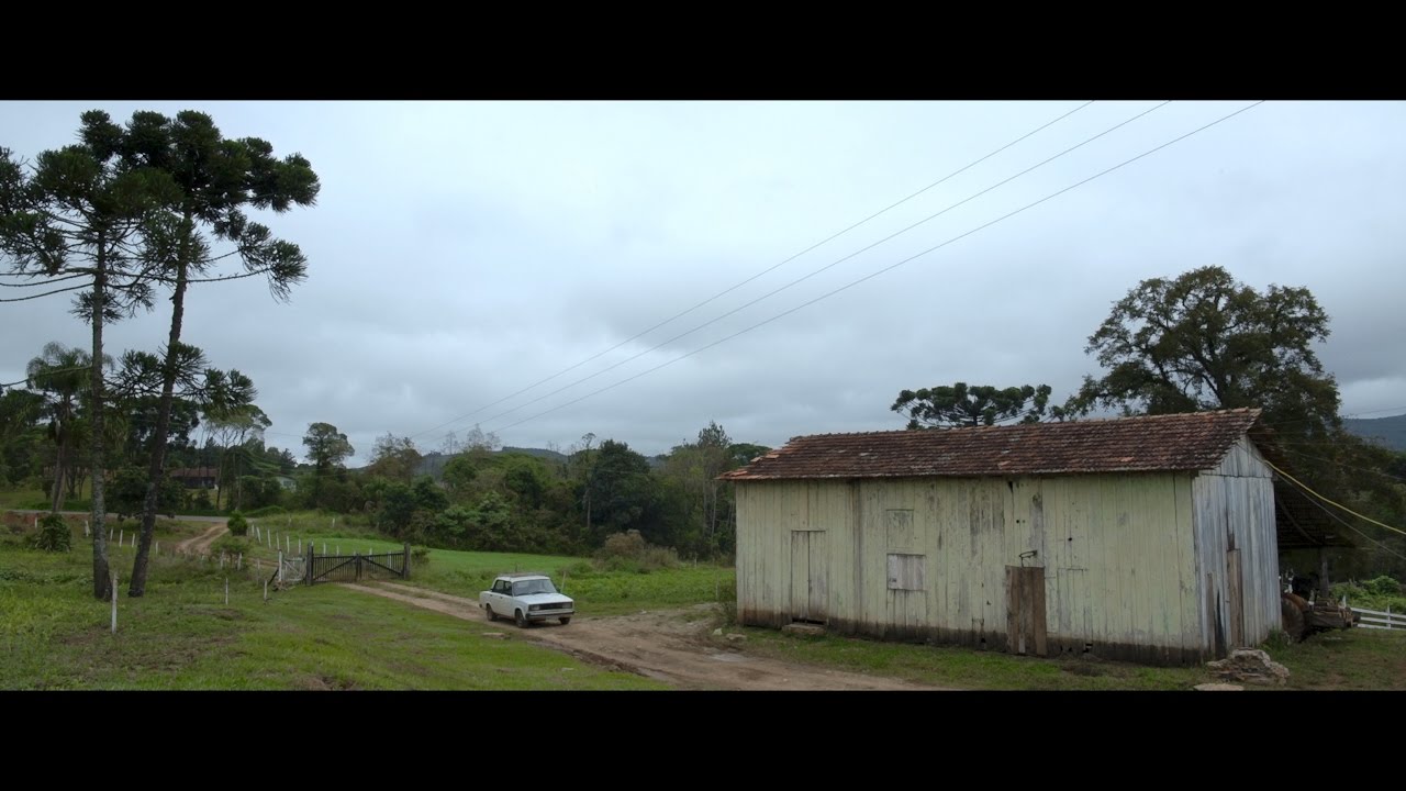 Entre nós, o estranho (Among us, the stranger) - Trailer - YouTube