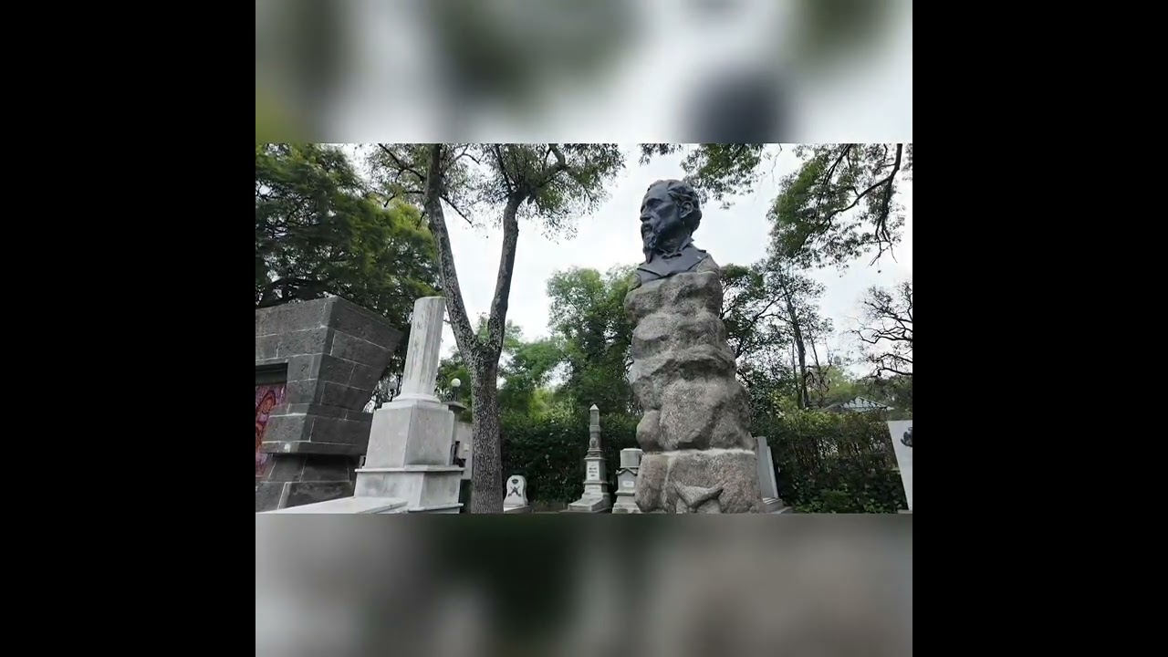 La Rotonda de los Personajes Ilustres, una opción de visita en estos días de fieles difuntos