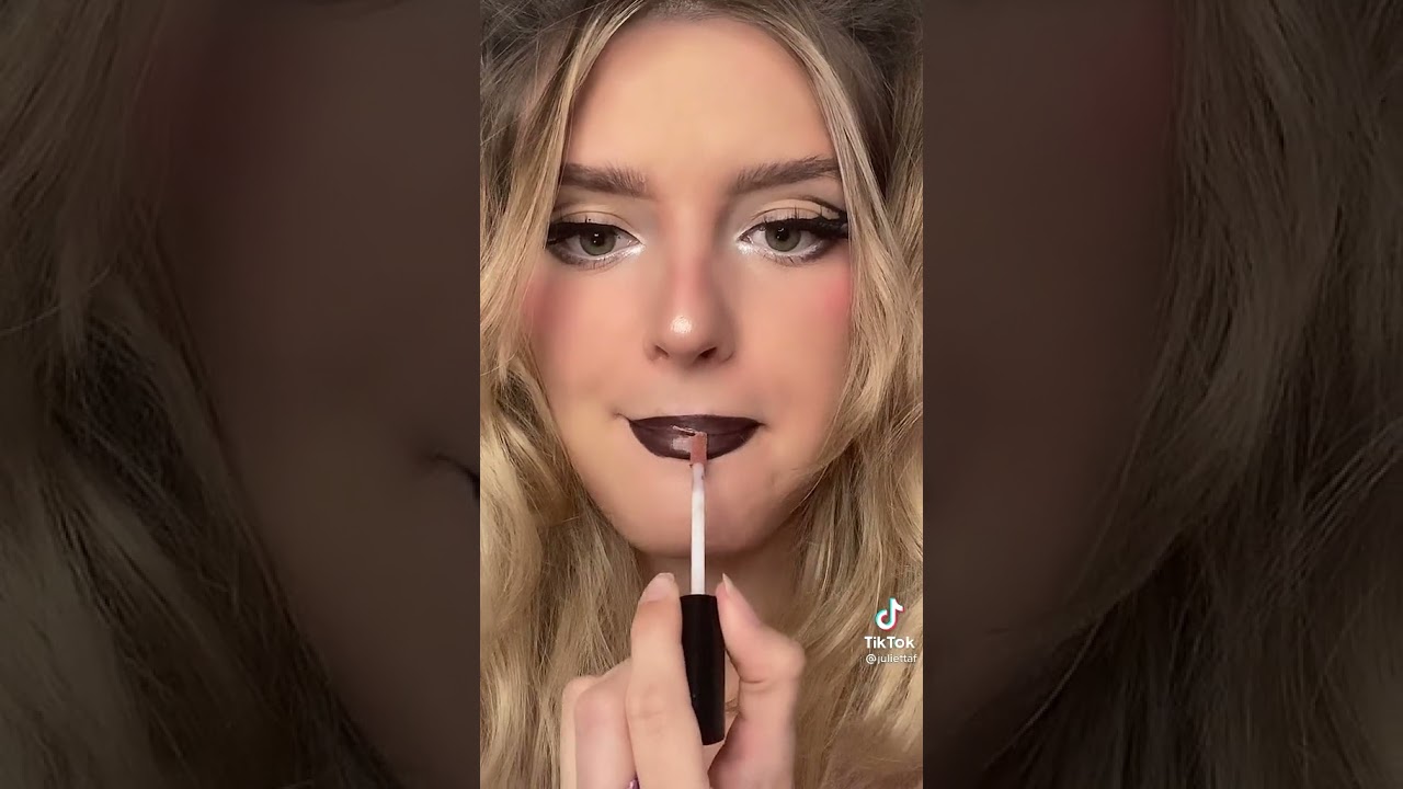 How to lip liner used the eye liner watch this 🥰👈