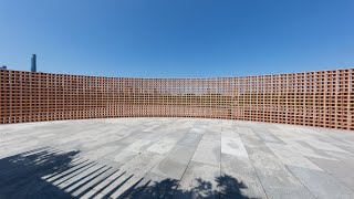 Héctor Zamora erects curved brick wall Lattice Detour on The Met rooftop
