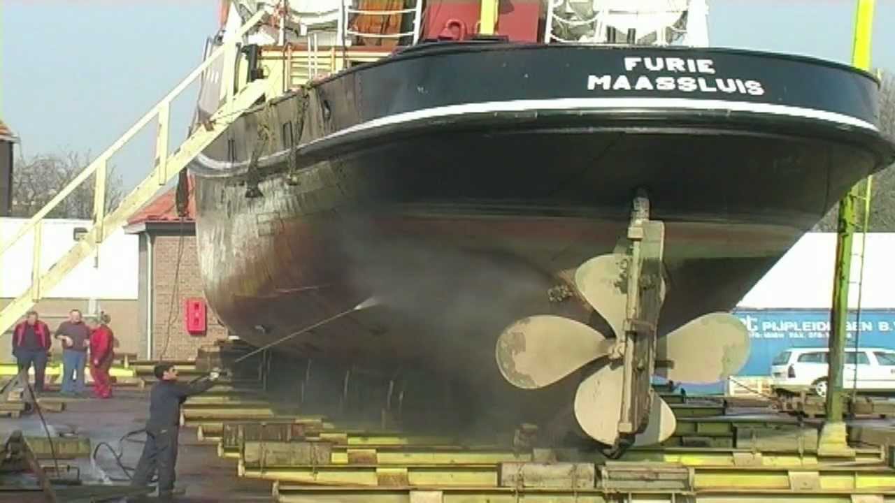 2005 Ochtendstemming : Hellingbeurt stoomsleepboot FURIE