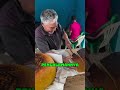 bapak ini sangat ahli dalam memotong keju 😦#funny #funnyshorts #fun #shorts