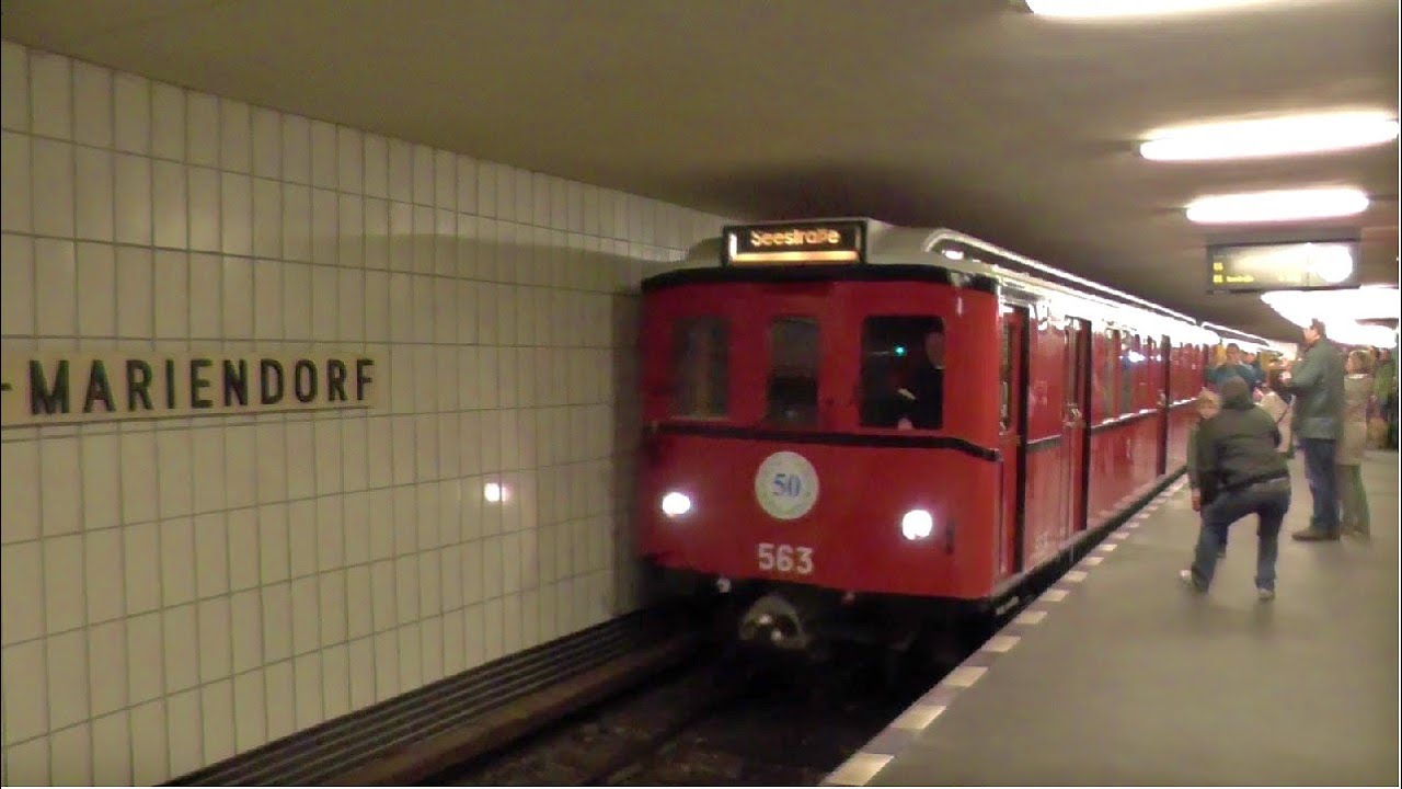 Historische BVG UBahn Züge auf der U6 BII 588 563 & CII 131 113 Alt