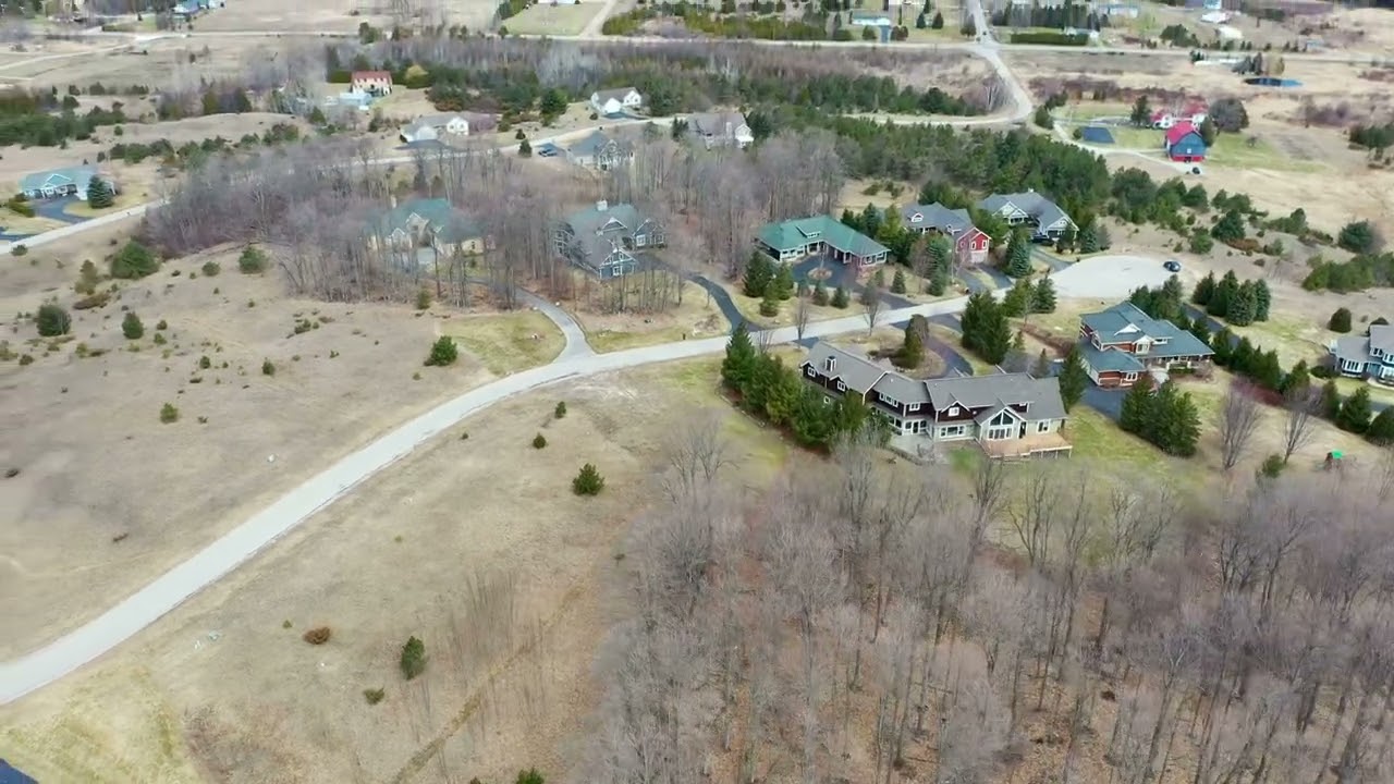 560 & 588 Harbor View Hills Petoskey MI