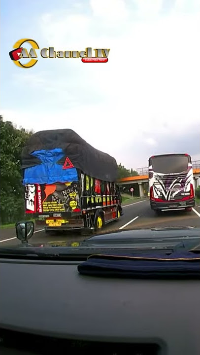 SUOS !! LAGI SANTAI BARENG HR 064 TIBA TIBA DISESET KIRI PO HARYANTO DI CIPALI AUTO SUOS JOS
