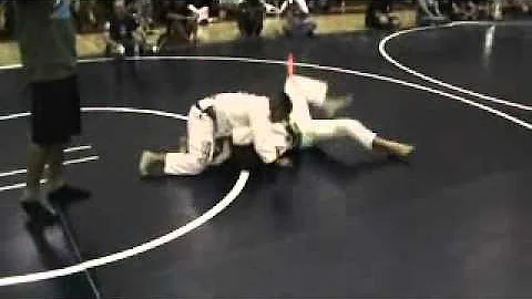 daniel sauceda choking his opponent out!!!