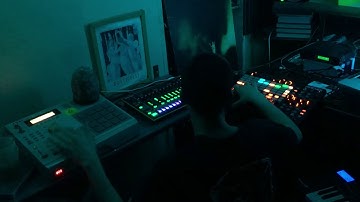 MEEESH - Live Trap Jams: Studio Session w/ AKAI MPC 2000, ROLAND TR8 & AKAI APC-40.