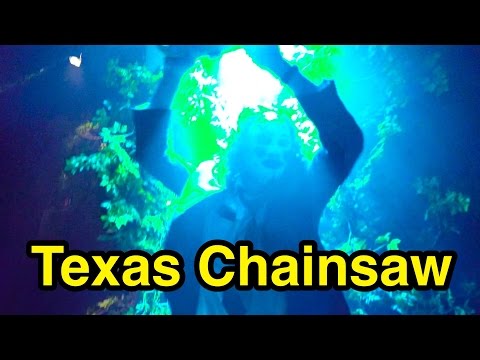 The Texas Chainsaw Massacre in Blood Brothers - Halloween Horror Nights 2016 Universal Studios