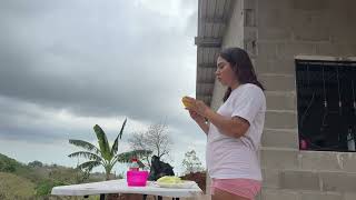 NOS HICIMOS LOS BIGOTES COMIENDO MANGO 🥰 