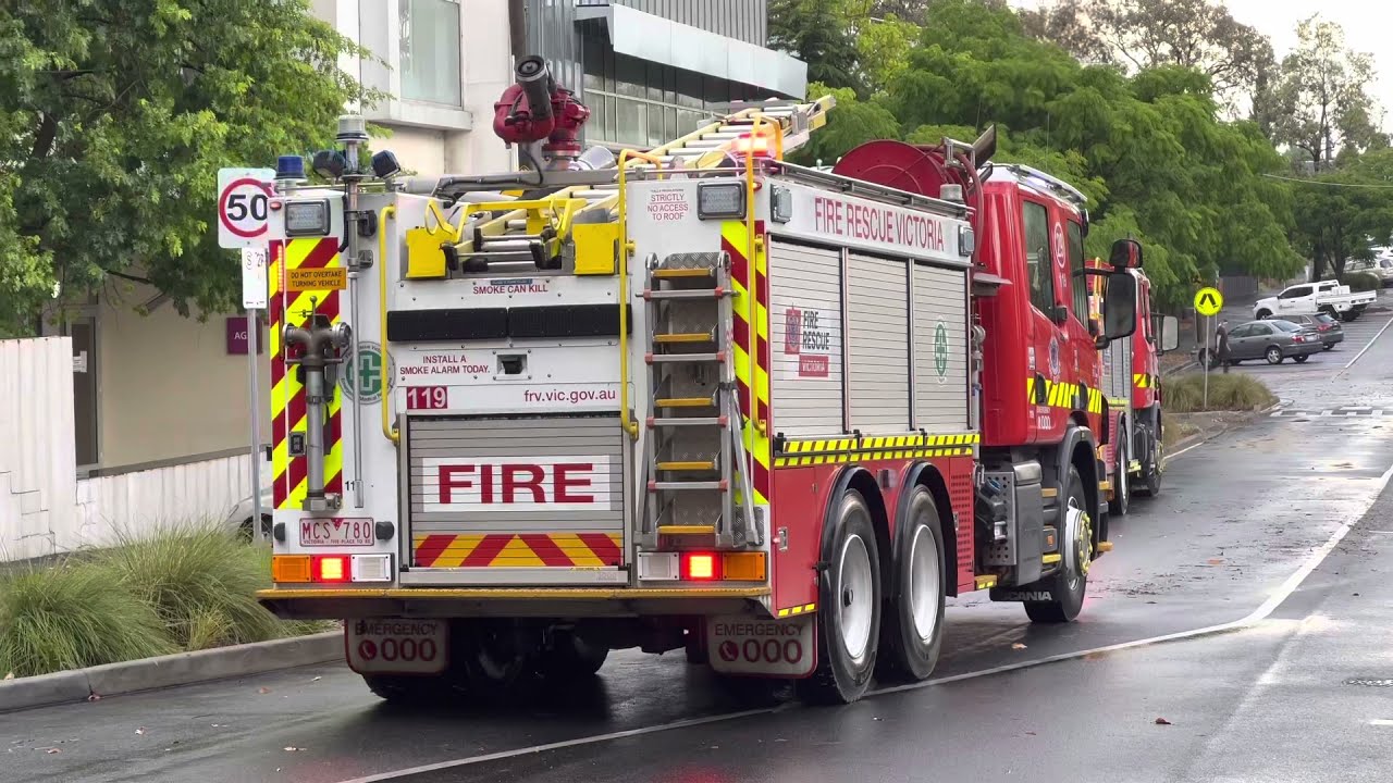 FRV + CFA // P45, PT16, PT29, P84, P31, TB22, Eltham CFA - ALL responding via FS18!