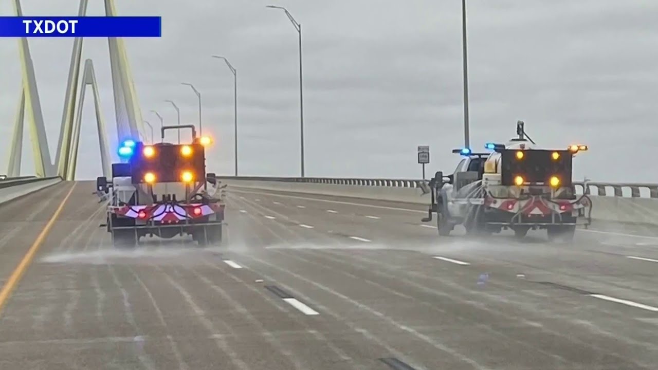 TxDOT crews prepare roads for possible icy weather - YouTube