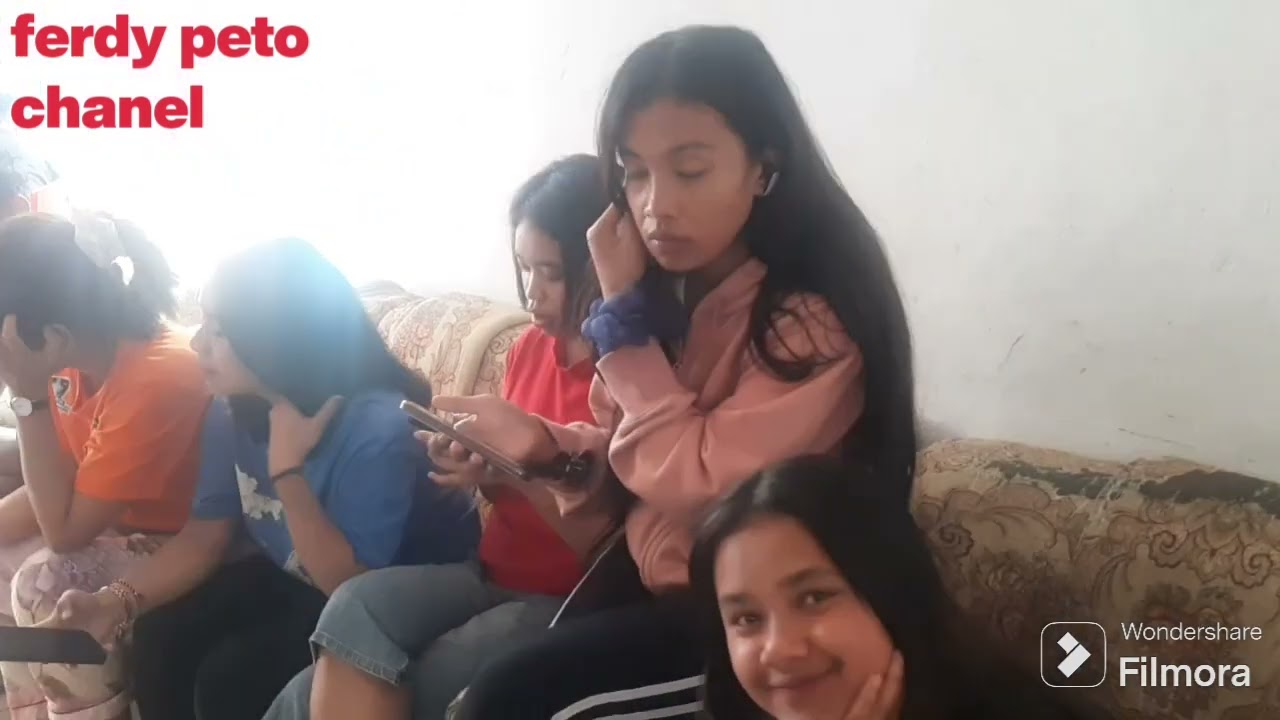 Selama di Manggarai  Betrand selalu cari sayur kesukaannya....lahab banget makannya...###