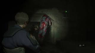 RESIDENT EVIL 2 (2019) - Scary zombieclip