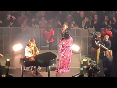 Molly Sandén och Helen Sjöholm - Gabriellas sång - Live Globen 11 mars 2022