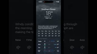 RARE iOS 26 Weather animation Windy (night)
