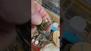 Just snagged an awesome vintage sewing kit for $13, and a brass thimble ❤️🔥
