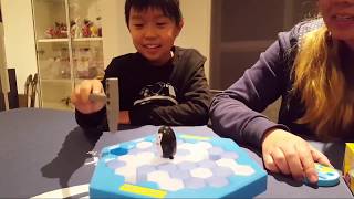 The Tings Play Trapped Penguin screenshot 1