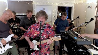 Video voorbeeld van "'KISS ON MY LIST' (HALL AND OATES) cover by HSCC"