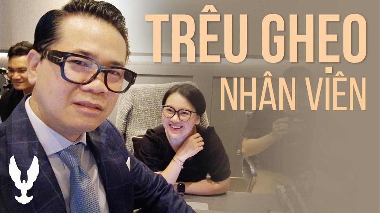 Thái Công làm gì mỗi buổi sáng khi đến Showroom ?