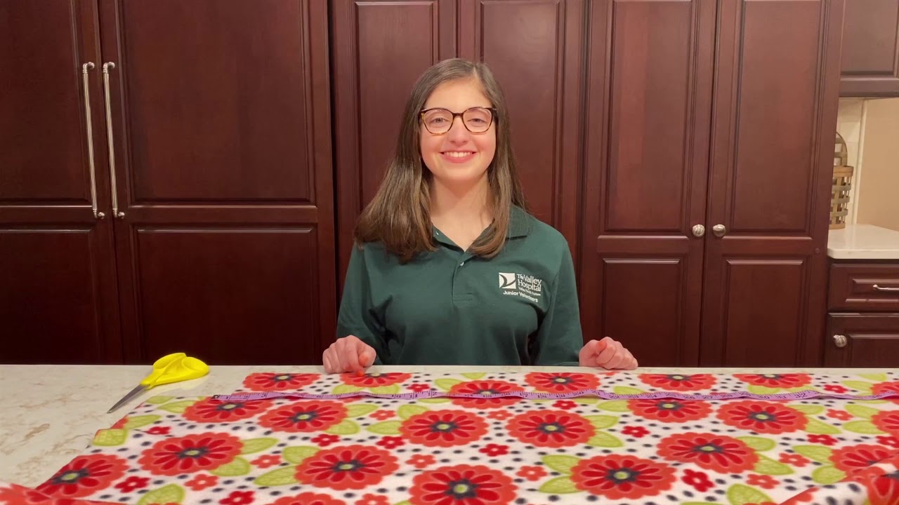 Make Your Own NoSew Fleece Blanket YouTube