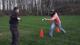 Tueller Drill (Knife vs Gun) slow motion
