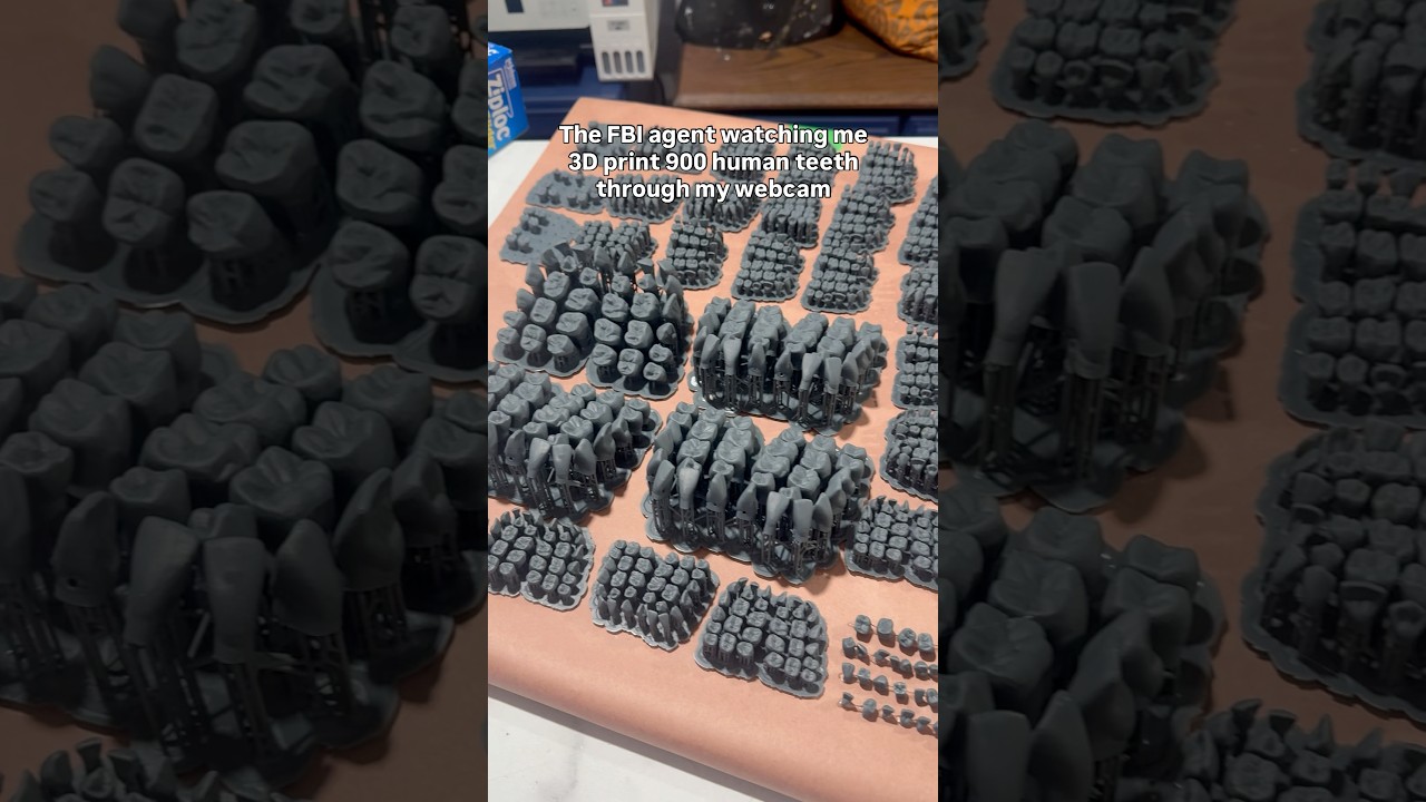 He thinks I’m like 🦷🫦🦷 fr #halloween #halloweencostume #cosplay #costume #elegoo