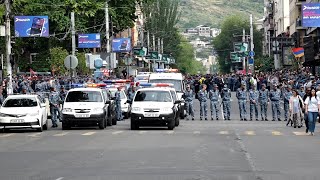 «Տուն եմ ուզում գնամ,ոստիկանները չեն թողնում».քաղաքացիների տեղաշարժը ժամեր շարունակ սահմանափակվել էր