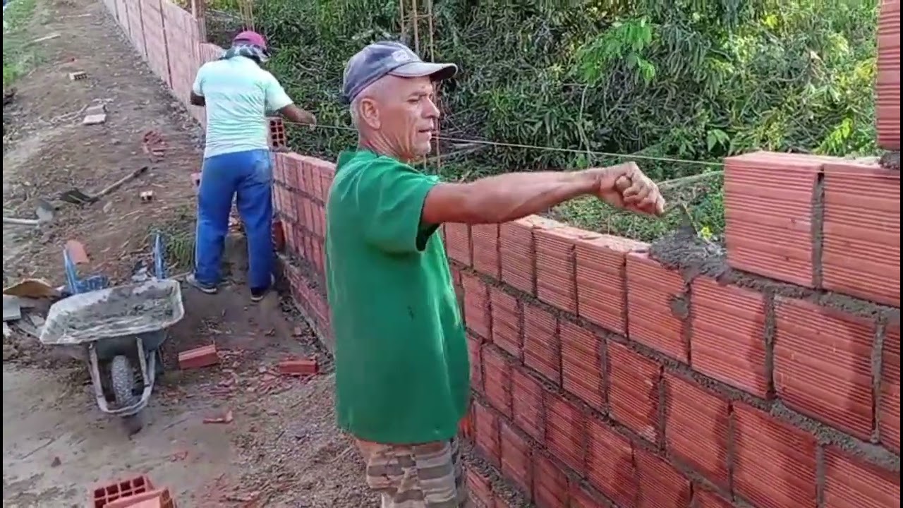Reta final do muro da chácara 