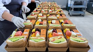 แซนด์วิชมาสเตอร์ที่น่าทึ่งในเกาหลี กล่องอาหารกลางวันแซนด์วิชจำนวนมาก แซนด์วิชนิวยอร์ก