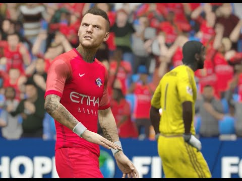  في وسط تلاتة