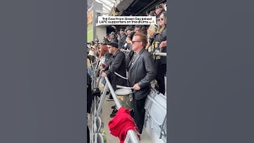 Tré Cool from Green Day joined LAFC fans on the drums 🥁🔥 #drums #greenday