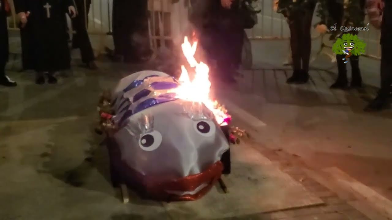 Quema de la sardina en el Entierro de Don Carnal en Pozoblanco, anima la Charanga Andalusí Band