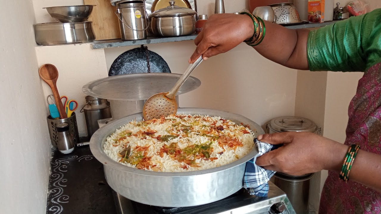 మటన్ బిర్యానీ ఎప్పుడు చేసినా సరే  రుచి 👌అదిరిపోయి ప్లేట్లు మొత్తం కాళీ అవ్వాలంటే 👉ఇలా చెయ్యాల్సిందే