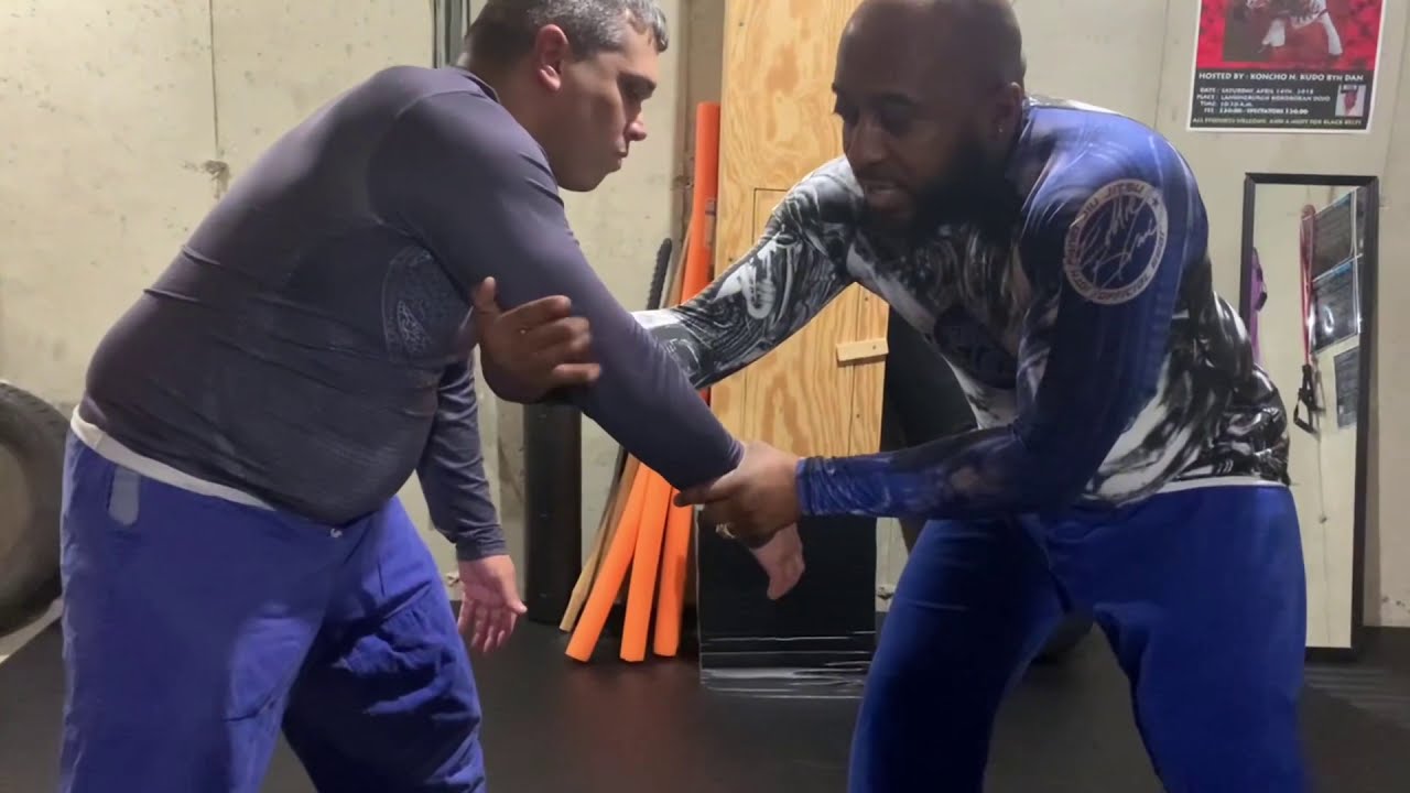 Martial Insight and Advice episode 1 (10th Planet Jiu Jitsu flow drill w/ Haniel Cotto)