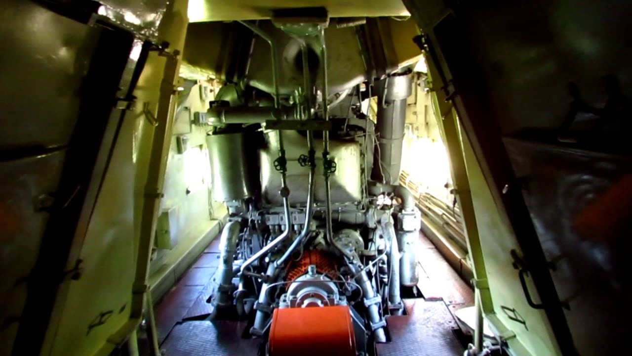 [HD] В кабине и машинном тепловоза ТЭП70