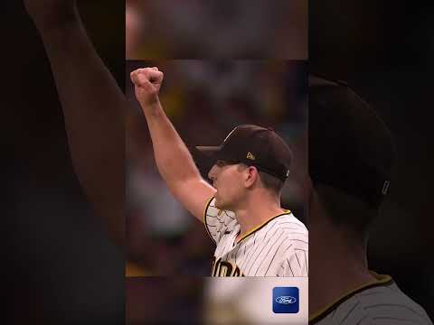 Jackson Merrill takes away extra bases from Jackson Chourio with a superb grab!