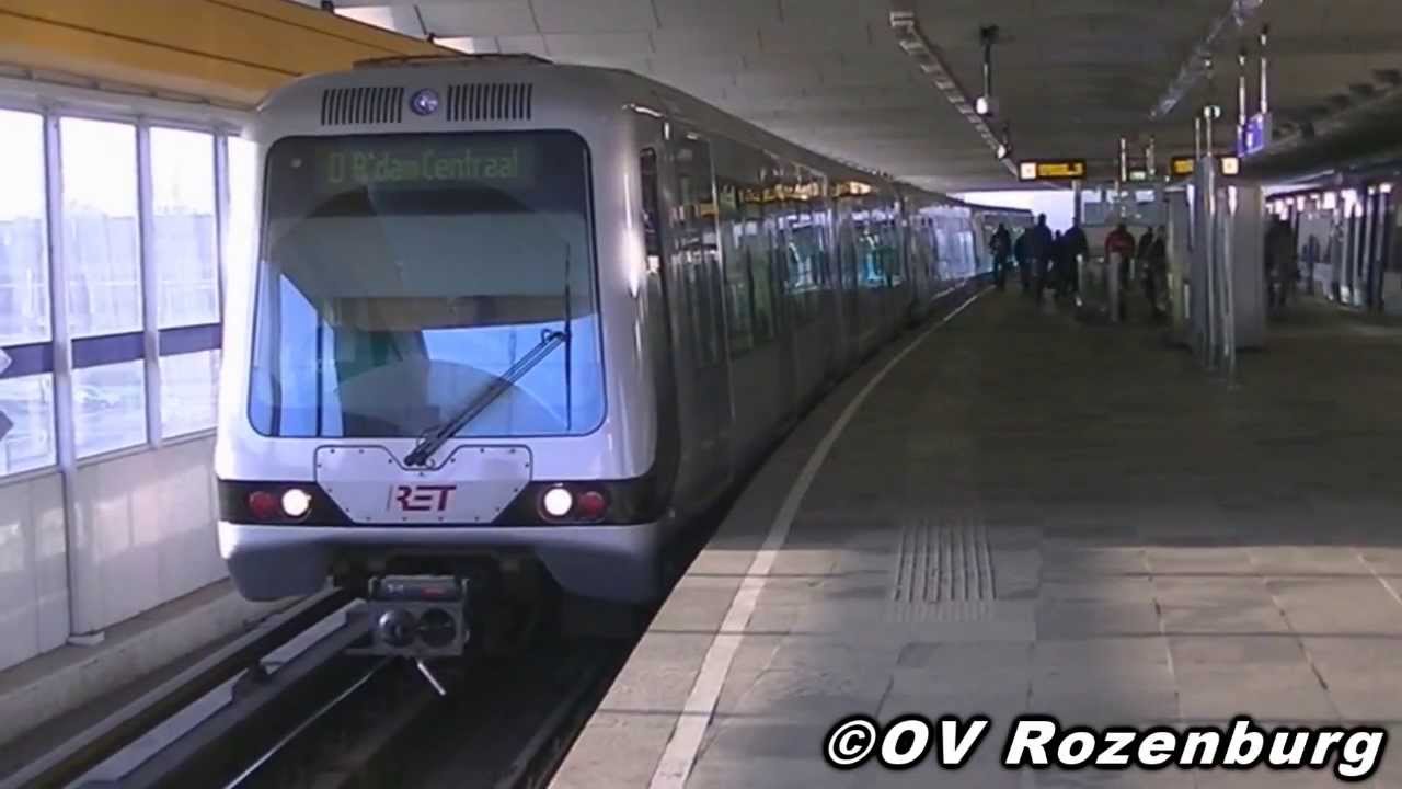 RET metro 5346 5315 5347 vertrekt vanaf Slinge
