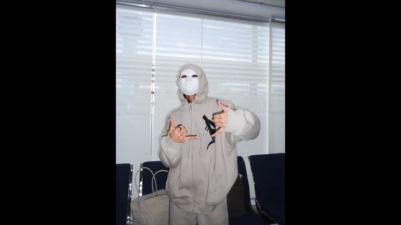 /bi.niː/ 🐶 - April 18, 2023 - YouTube