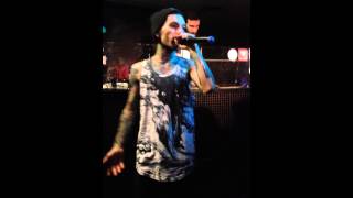 GionnyScandal - Live torino 01-03-15 #1