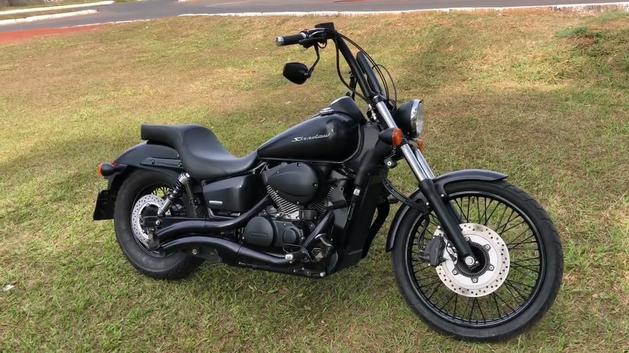 Shadow 750 com poucas alterações,fica bom sim