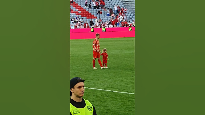 FC Bayern = Familie, Kimmich und Kane mit ihren Kindern auf dem Platz, wer spielt besser???😂😂😂 süüüß