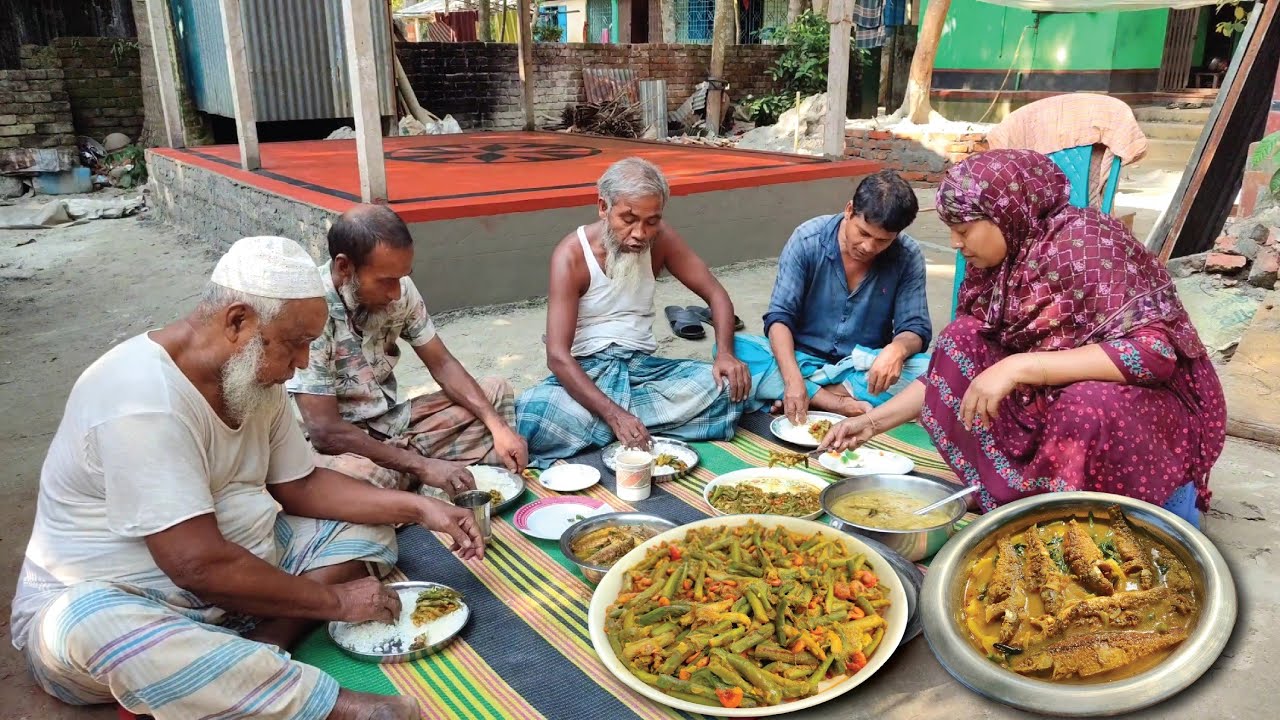 কচুর লতি দিয়ে চিংড়ি মাছ ও ইলশে বাটা মাছের দারুন রান্না-সাথে লাউডাল || Village Bangla Kitchen...